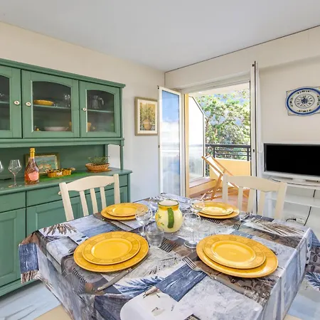 Apartament Lumineux Et Bien Equipe En Centre-ville
