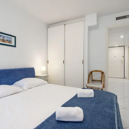 Lumineux Et Bien équipé En Centre-ville Apartamento